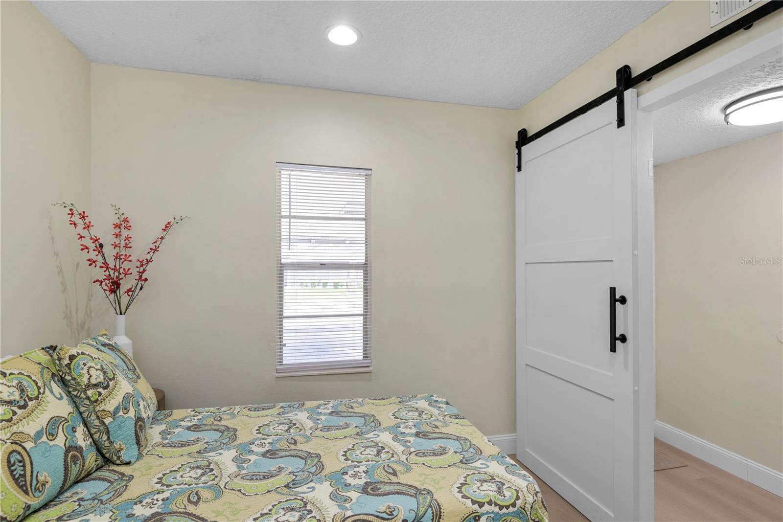 Image 24 of 33 For 894 Jonathan Way 3b