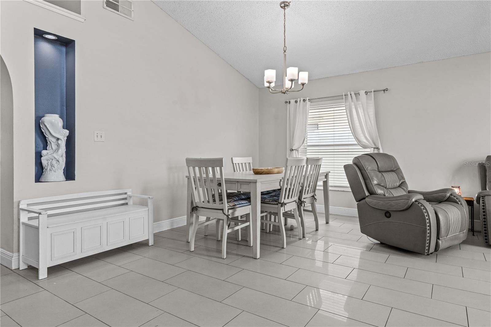 Image 7 of 31 For 2490 Shelby Circle