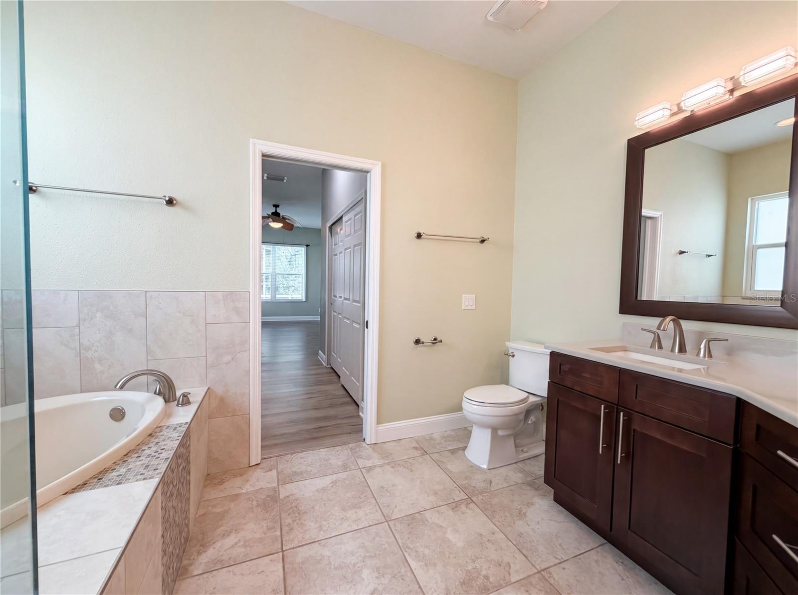 Image 18 of 31 For 7841 Kavanagh Court