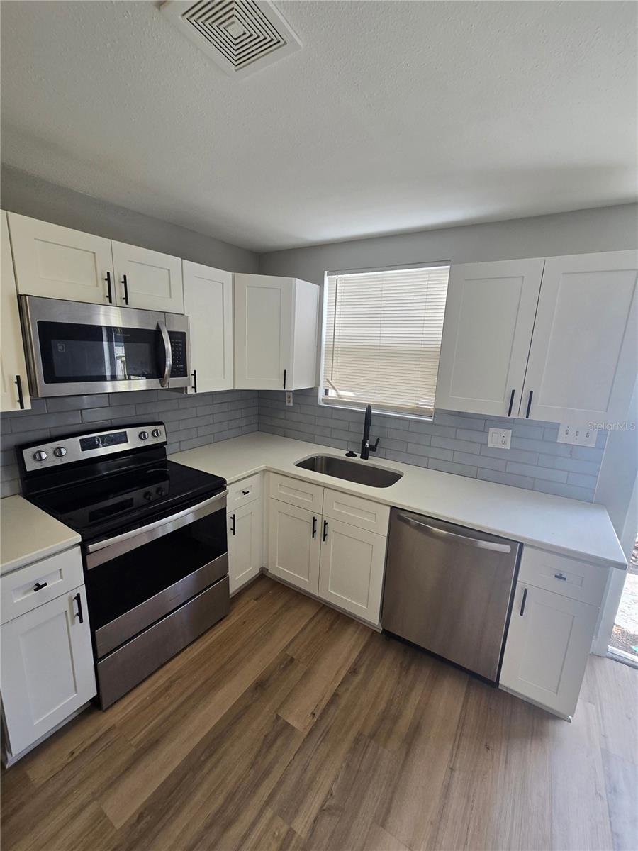 Image 12 of 22 For 2406 Clark Street A & B