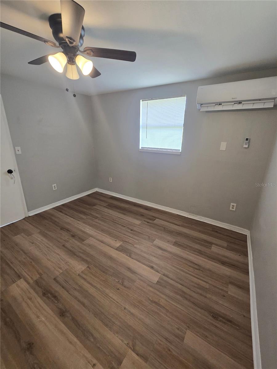 Image 13 of 22 For 2406 Clark Street A & B