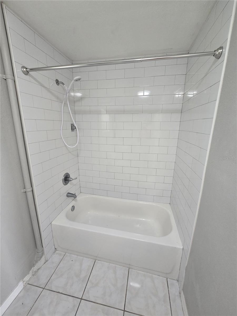 Image 16 of 22 For 2406 Clark Street A & B