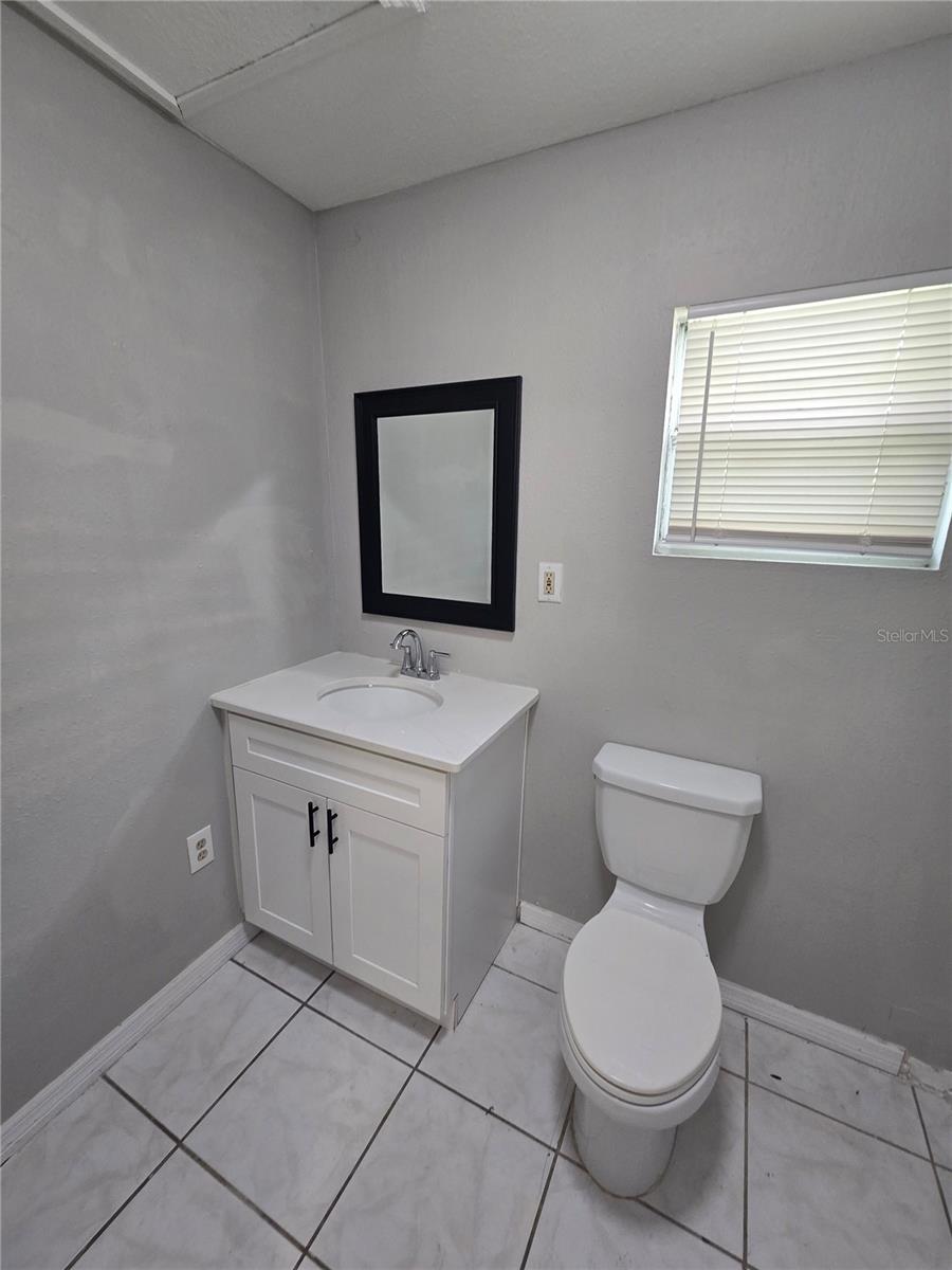 Image 17 of 22 For 2406 Clark Street A & B