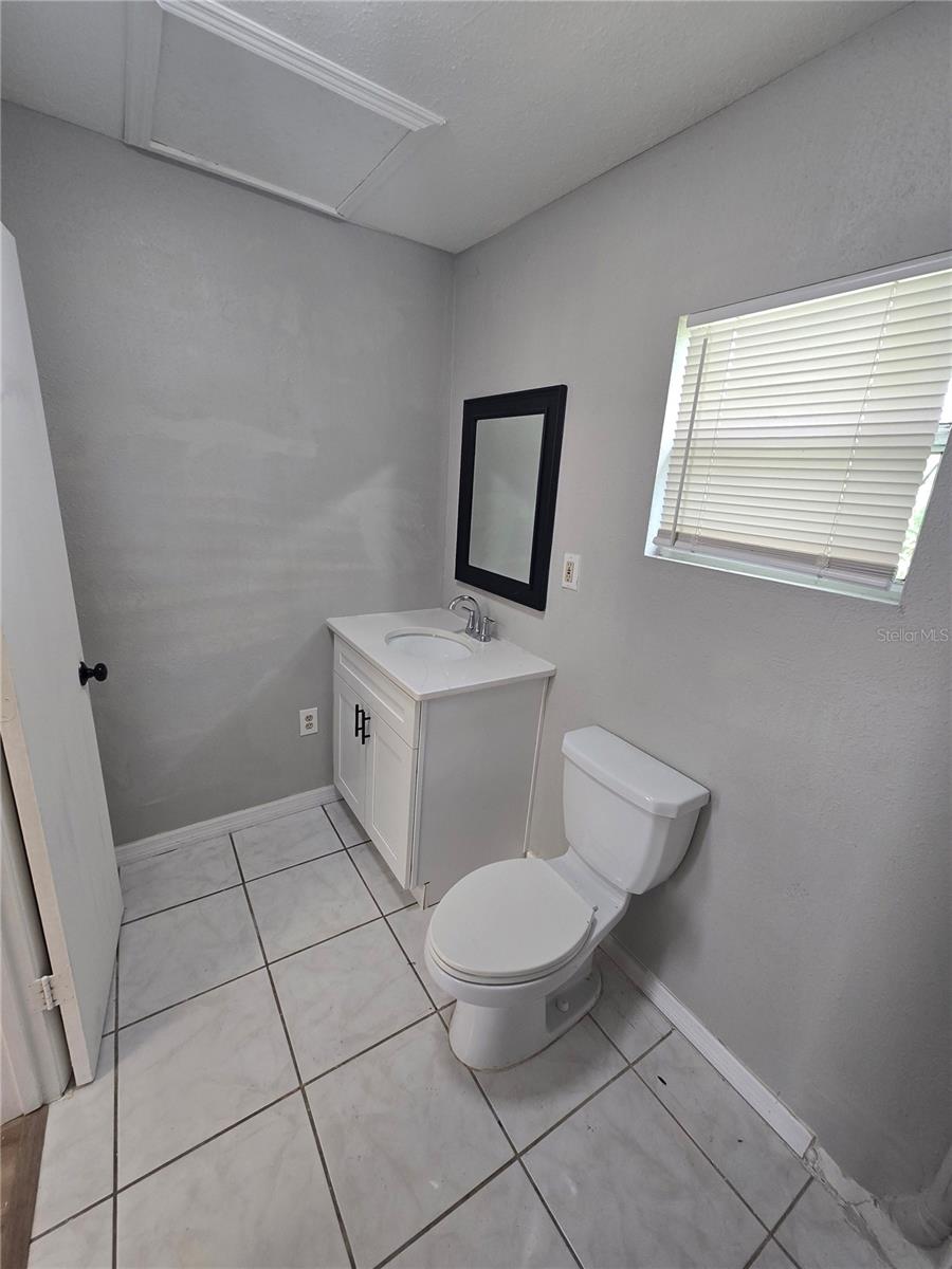 Image 18 of 22 For 2406 Clark Street A & B