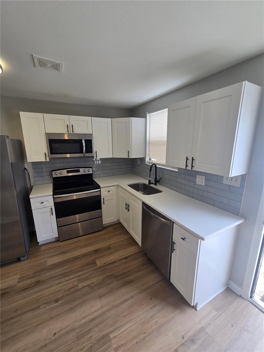 Image 7 of 22 For 2406 Clark Street A & B