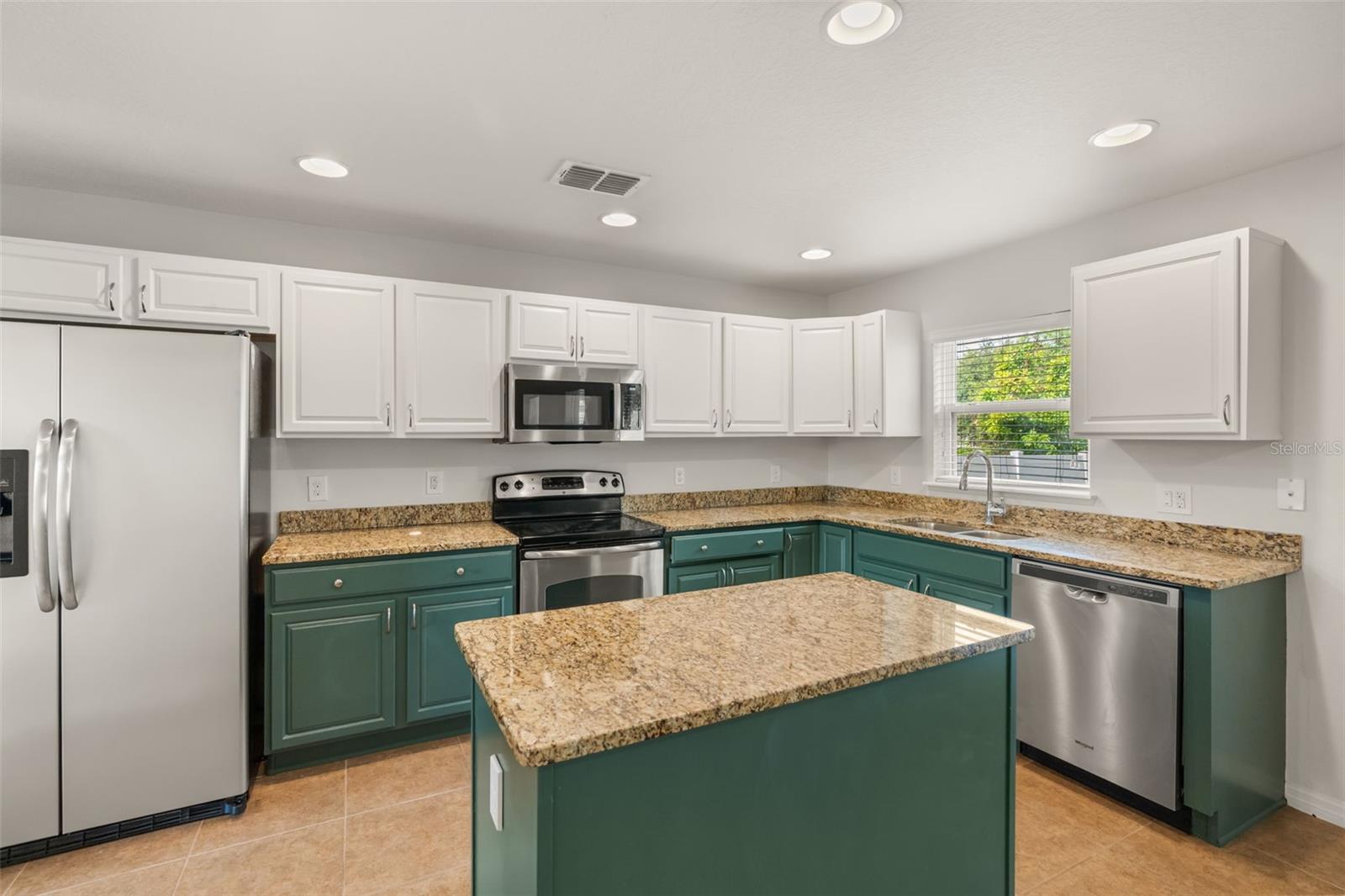 Image 7 of 37 For 611 Del Pilar Drive
