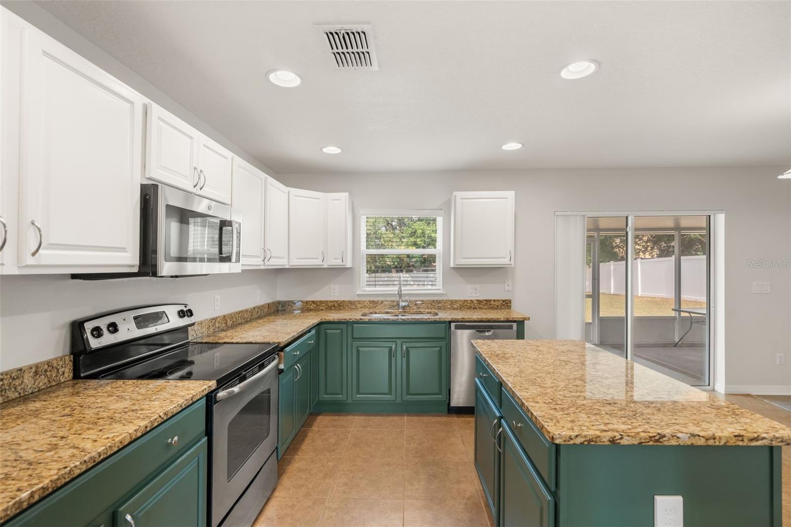 Image 8 of 37 For 611 Del Pilar Drive
