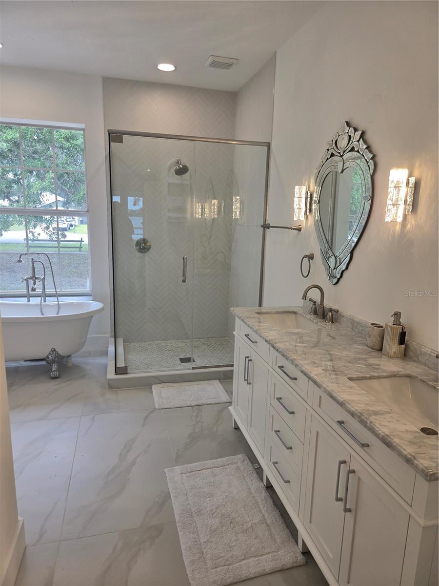 Image 4 of 13 For 560 Eden Drive