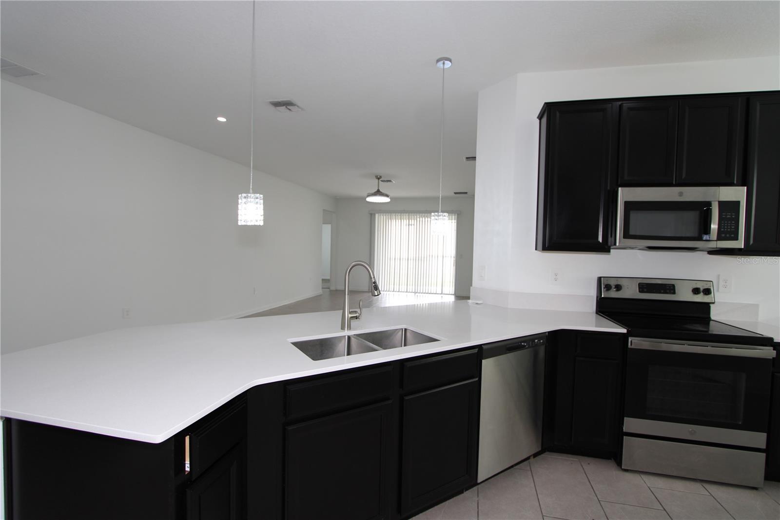 Image 11 of 28 For 737 Citrus Reserve Boulevard