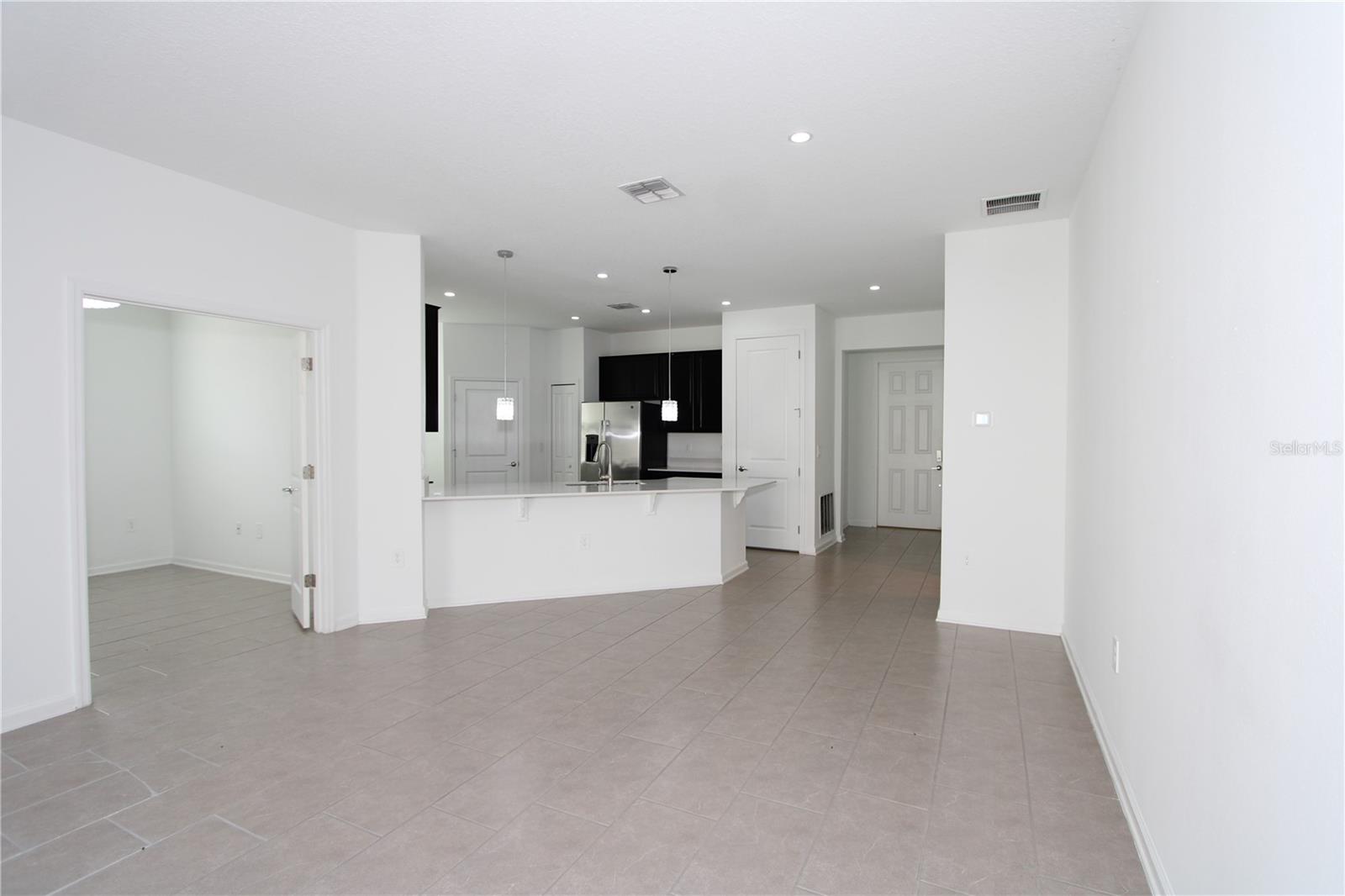 Image 14 of 28 For 737 Citrus Reserve Boulevard