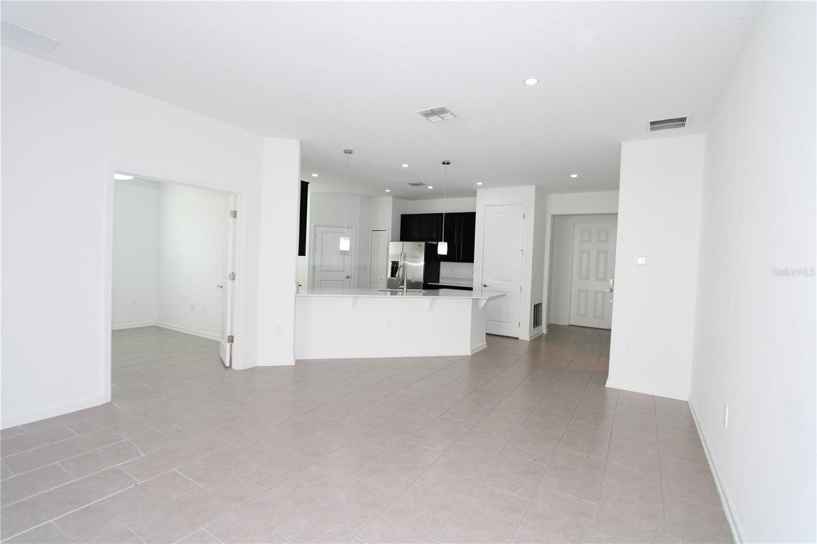Image 15 of 28 For 737 Citrus Reserve Boulevard