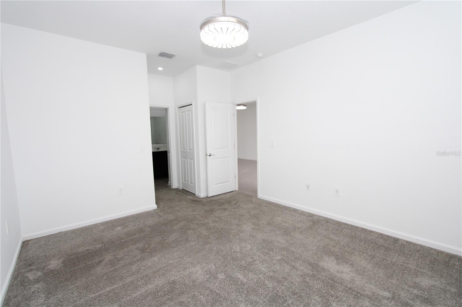 Image 19 of 28 For 737 Citrus Reserve Boulevard