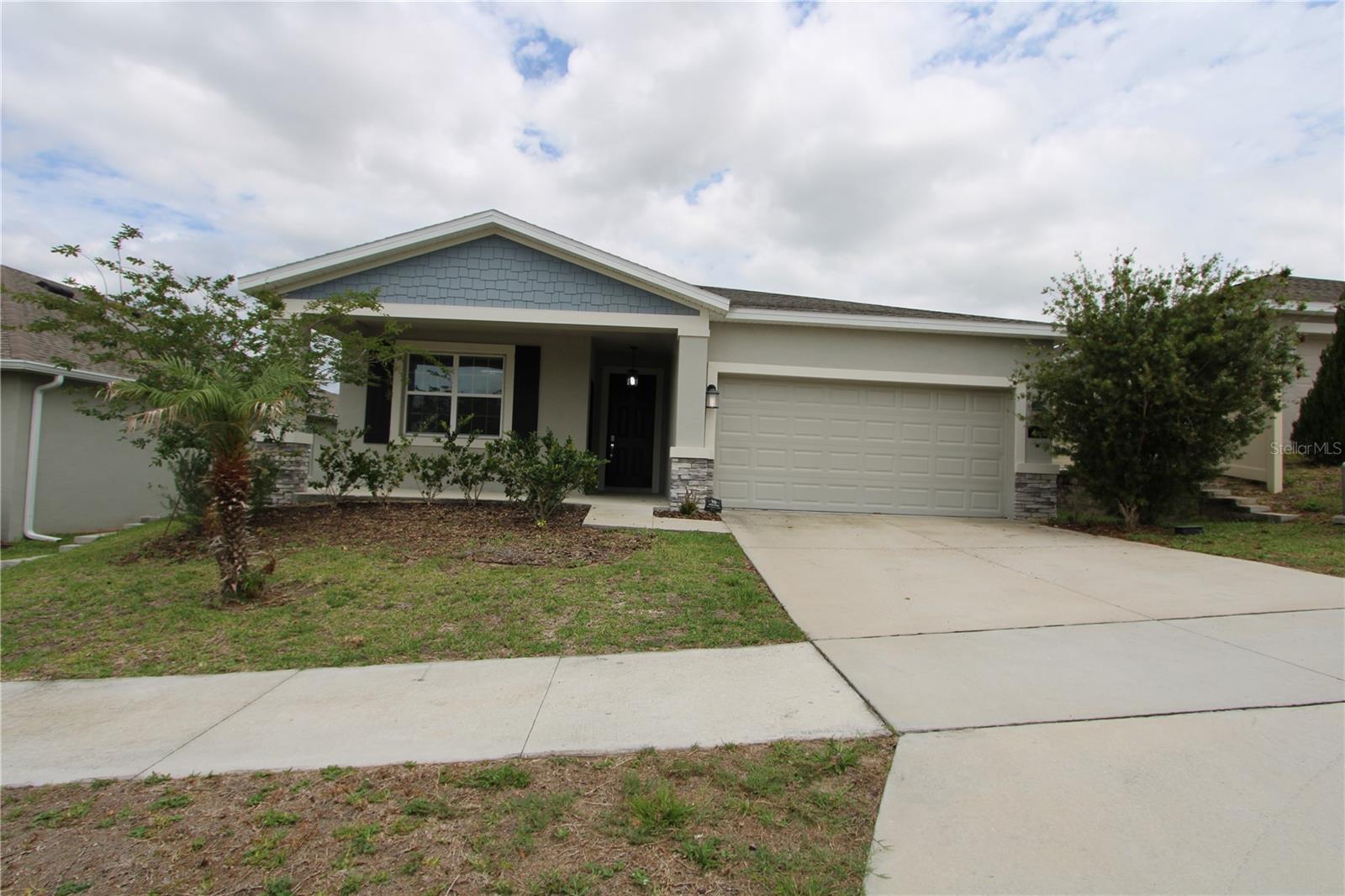 Image 2 of 28 For 737 Citrus Reserve Boulevard