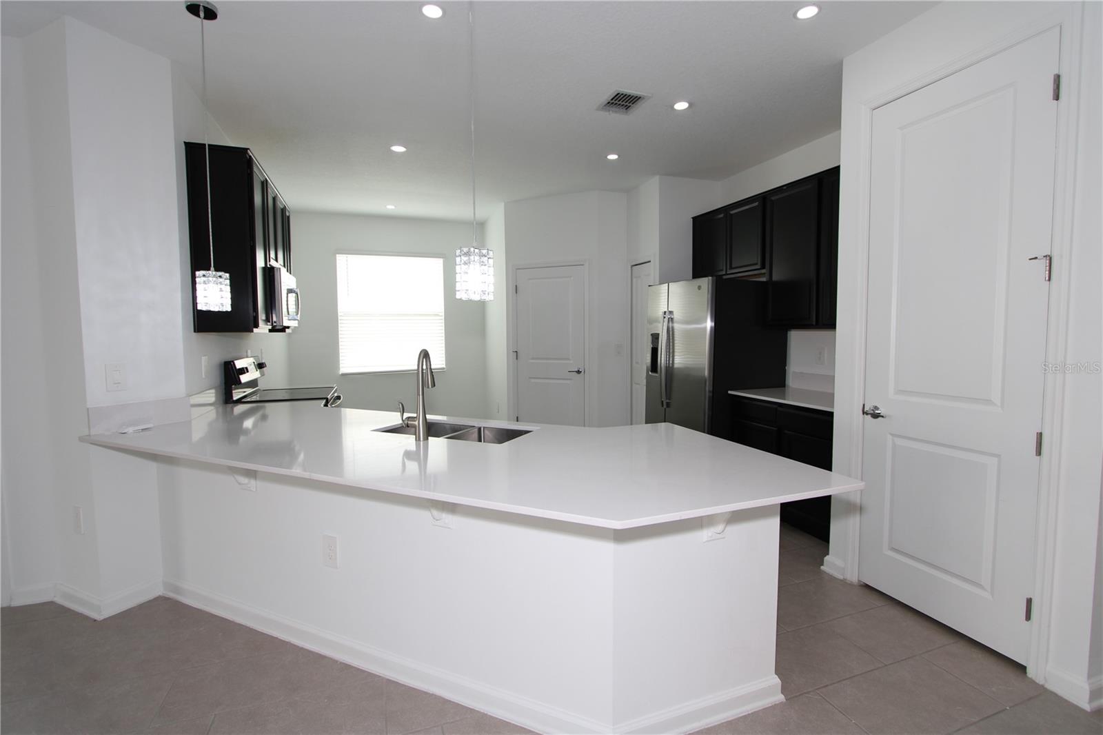 Image 3 of 28 For 737 Citrus Reserve Boulevard