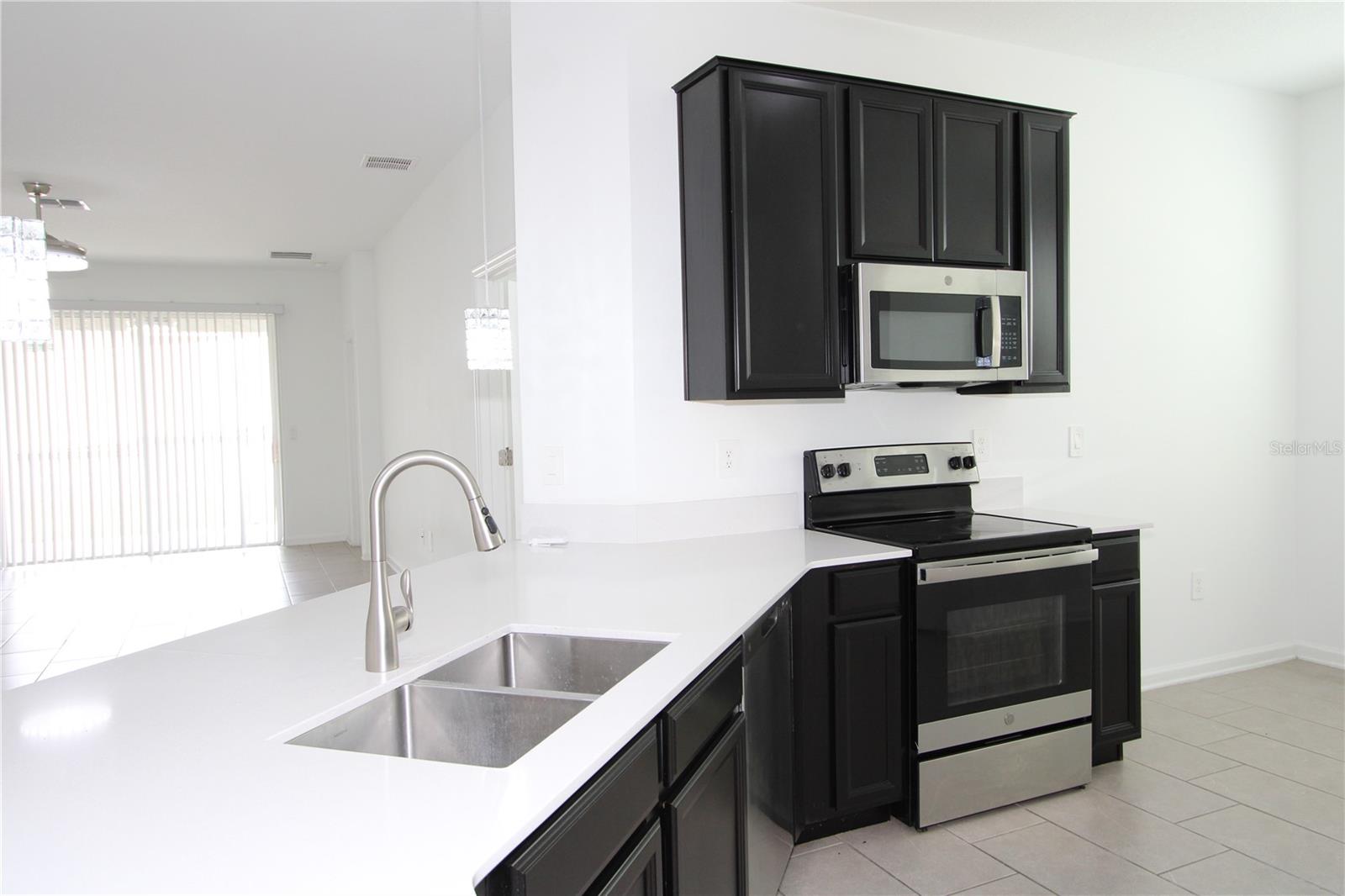 Image 6 of 28 For 737 Citrus Reserve Boulevard
