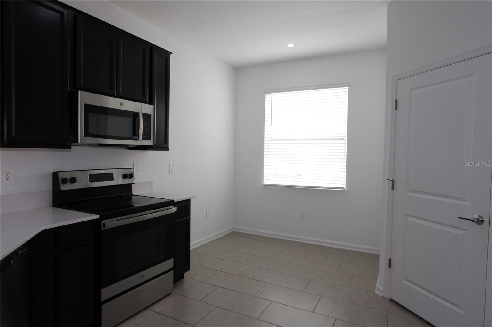 Image 7 of 28 For 737 Citrus Reserve Boulevard