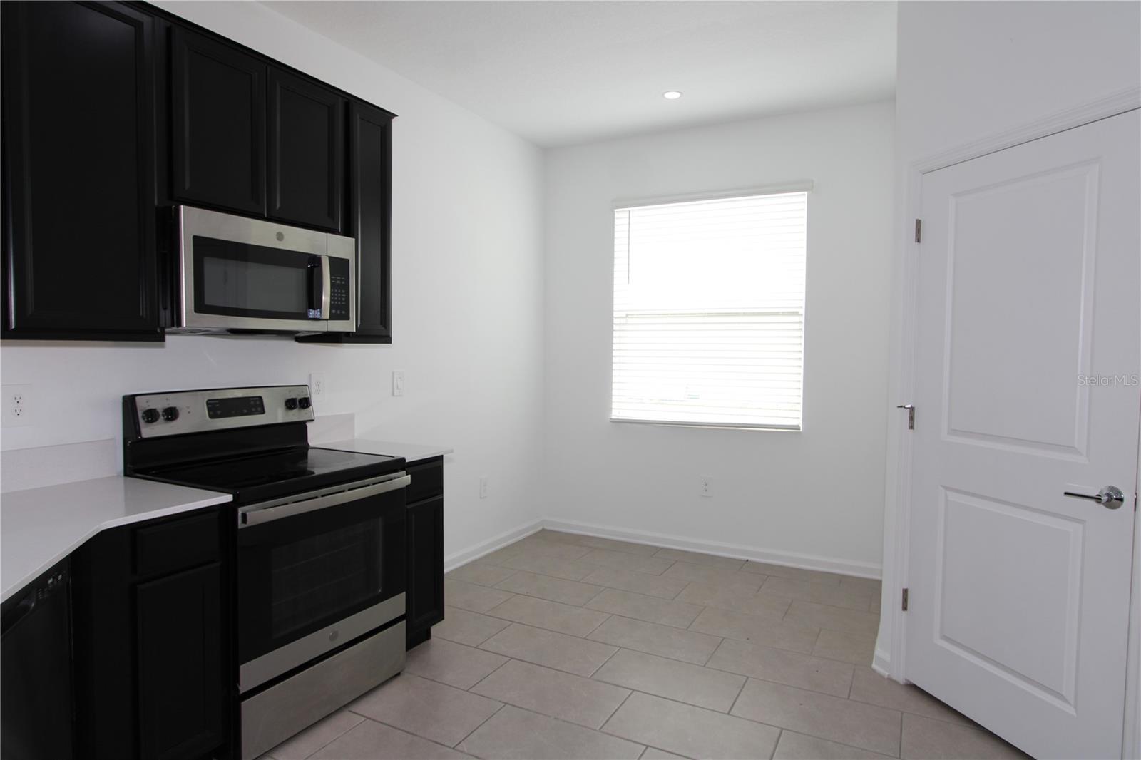 Image 9 of 28 For 737 Citrus Reserve Boulevard