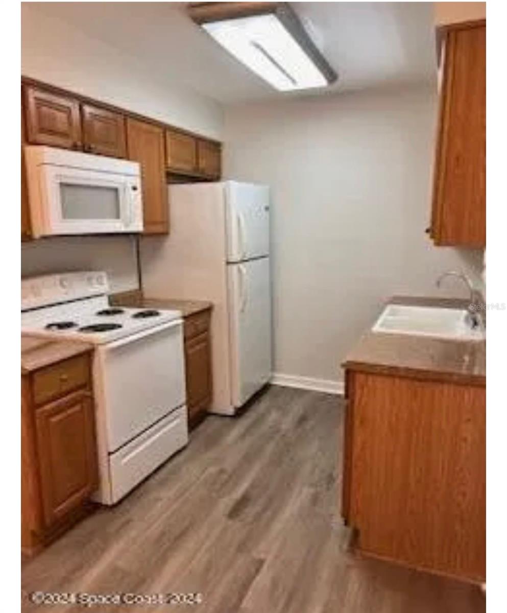 Image 3 of 5 For 930 Alford Street