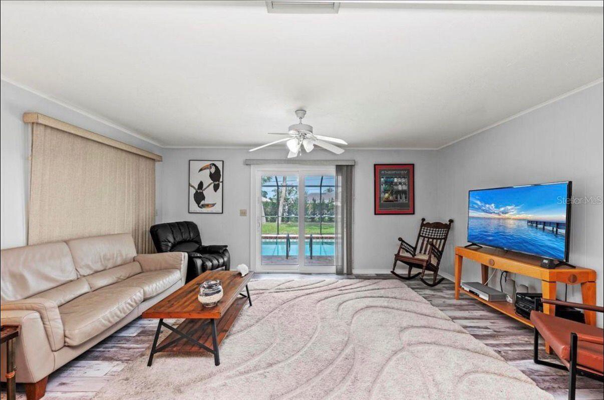 Image 11 of 36 For 107 Corot Drive