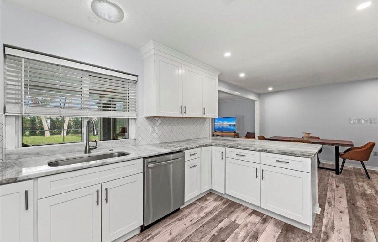 Image 15 of 36 For 107 Corot Drive