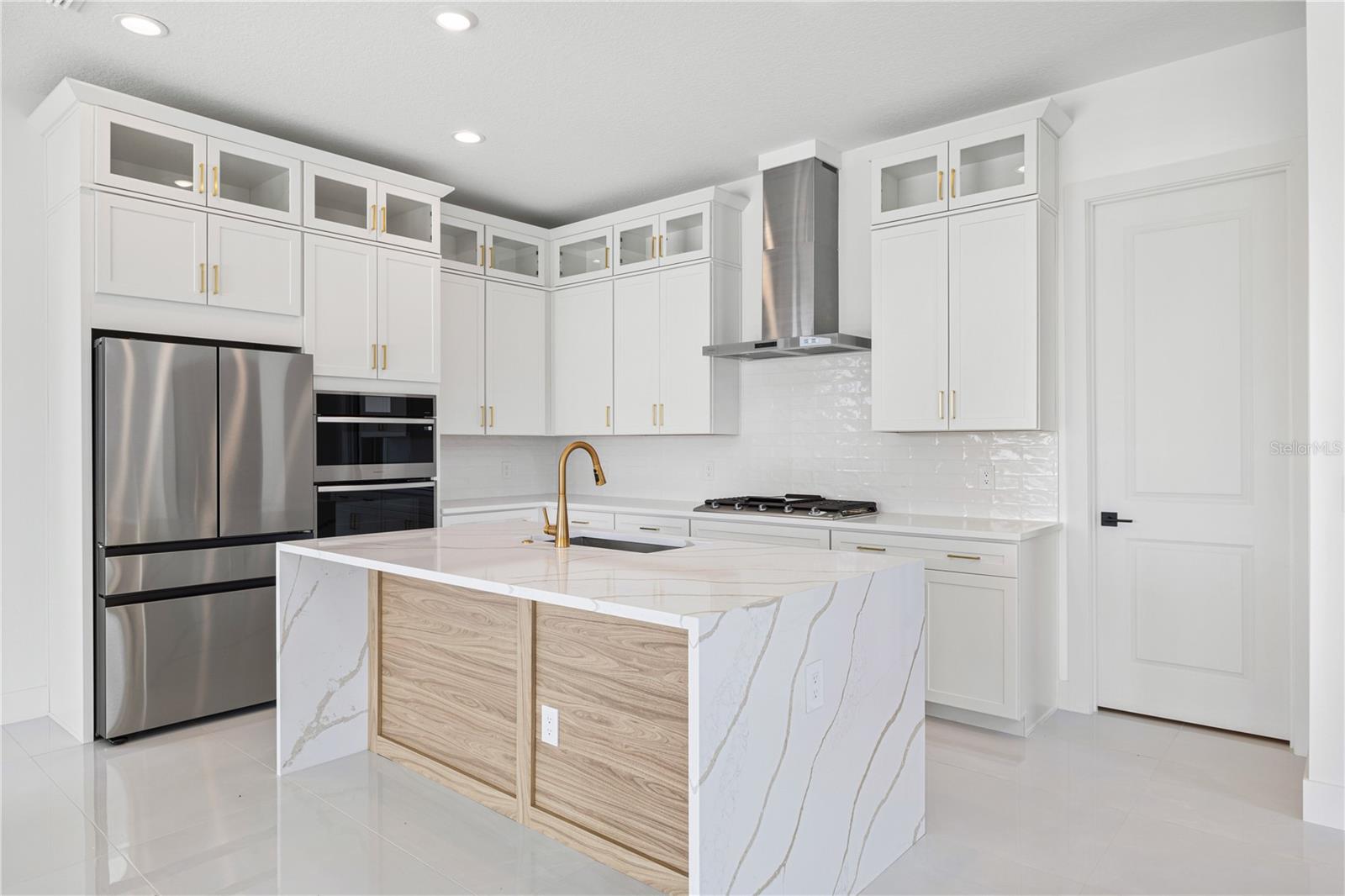 Image 18 of 87 For 16229 Ravenna Court
