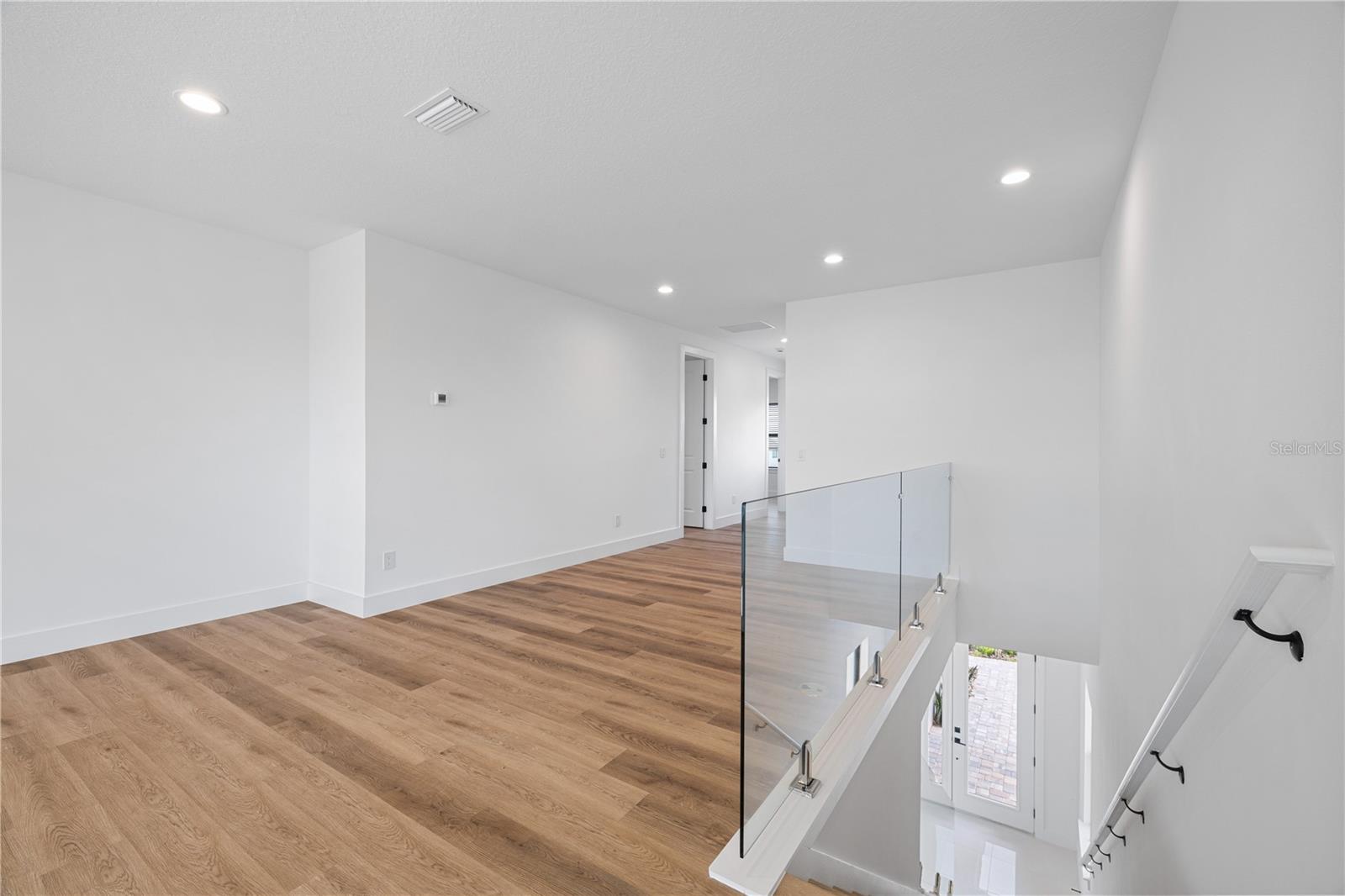 Image 35 of 87 For 16229 Ravenna Court