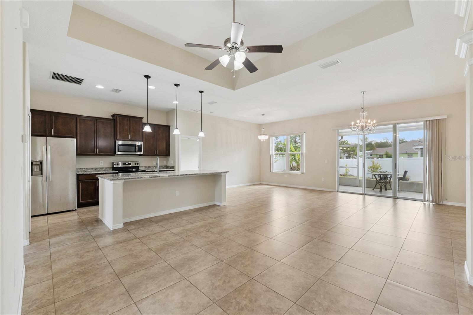 Image 5 of 18 For 1520 Springleaf Drive
