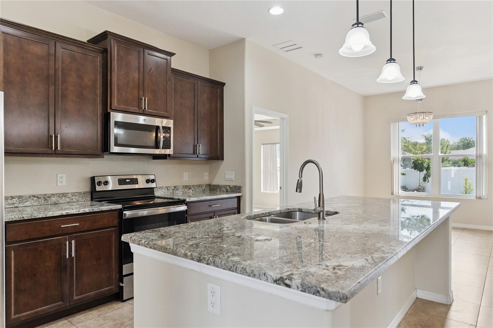 Image 7 of 18 For 1520 Springleaf Drive