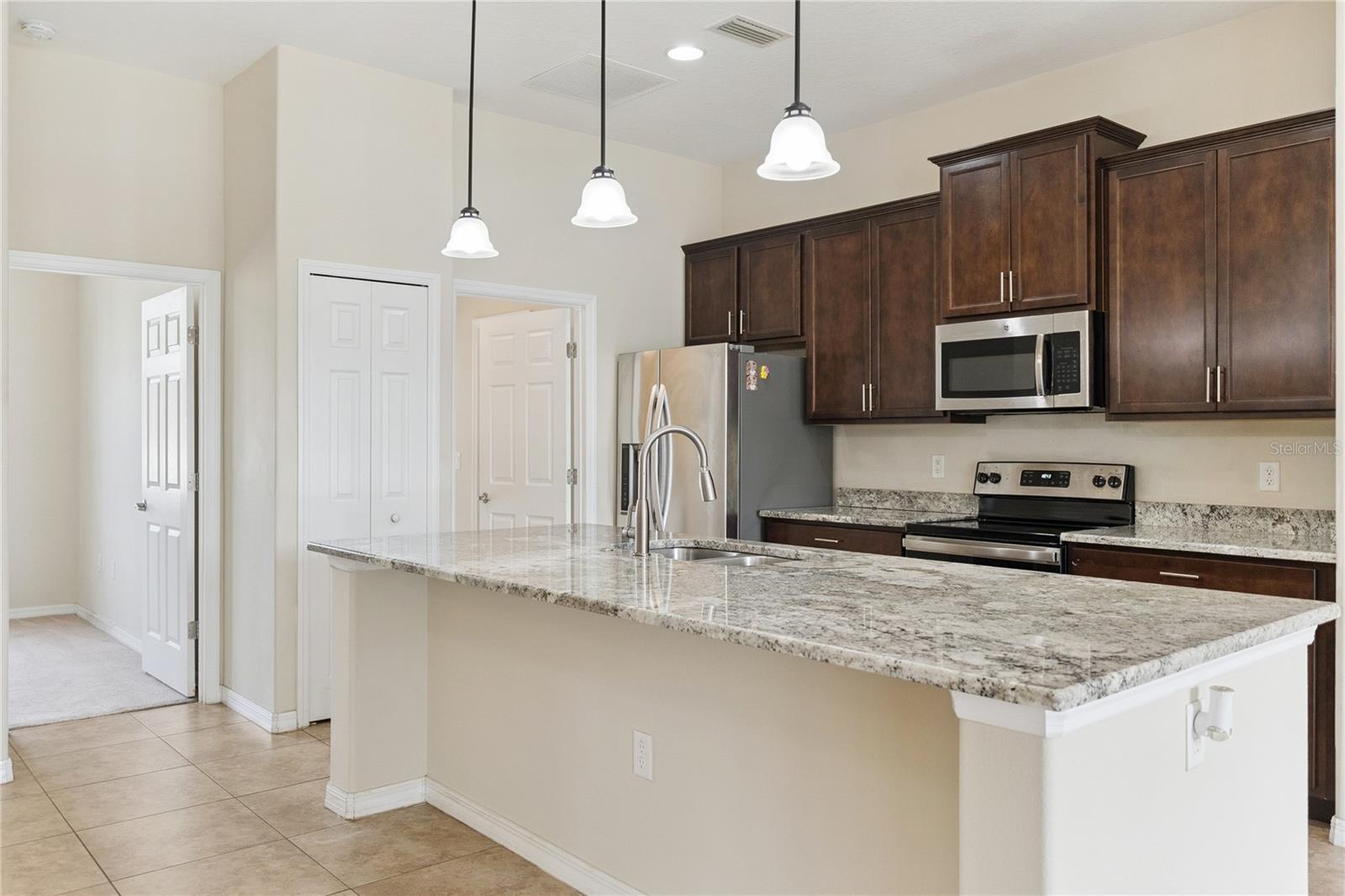 Image 8 of 18 For 1520 Springleaf Drive