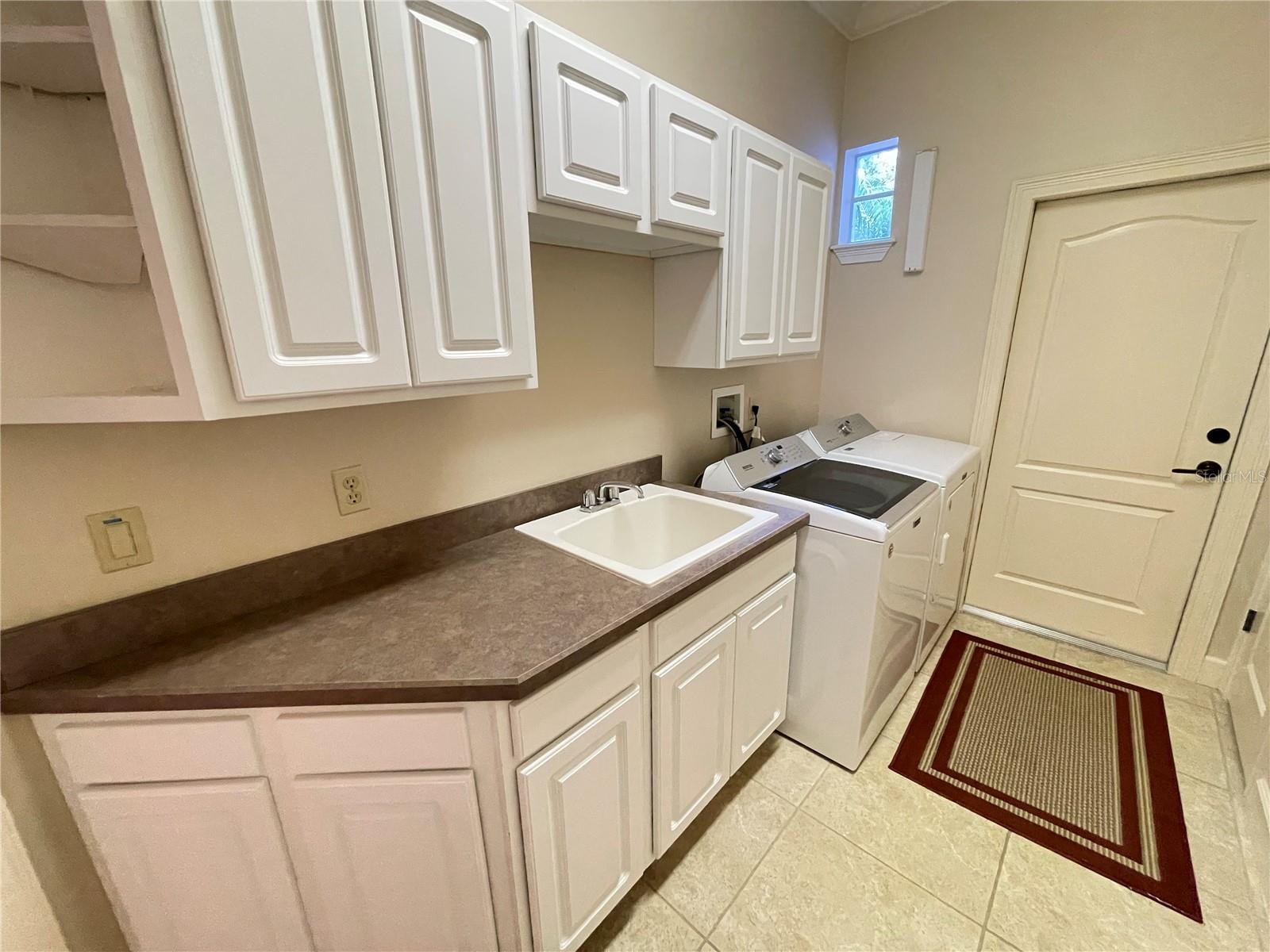Image 6 of 12 For 8122 Whitford Court