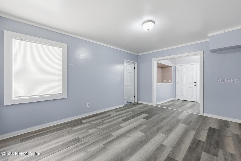 Image 8 of 29 For 3428 Glen Street