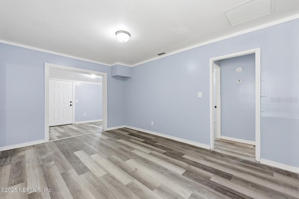 Image 9 of 29 For 3428 Glen Street