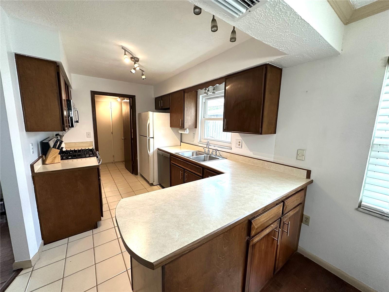 Image 11 of 37 For 6721 Precourt Drive