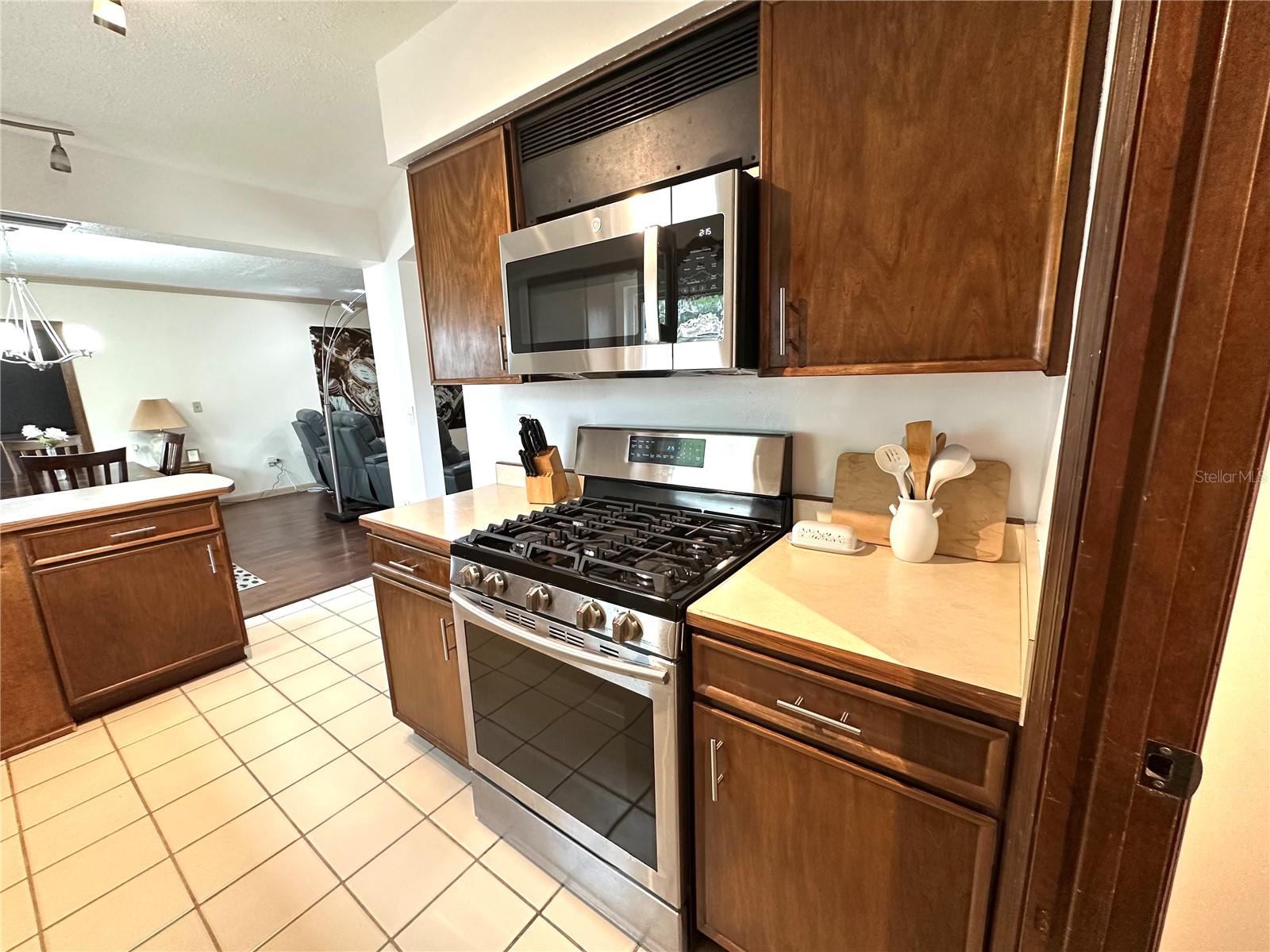 Image 13 of 37 For 6721 Precourt Drive