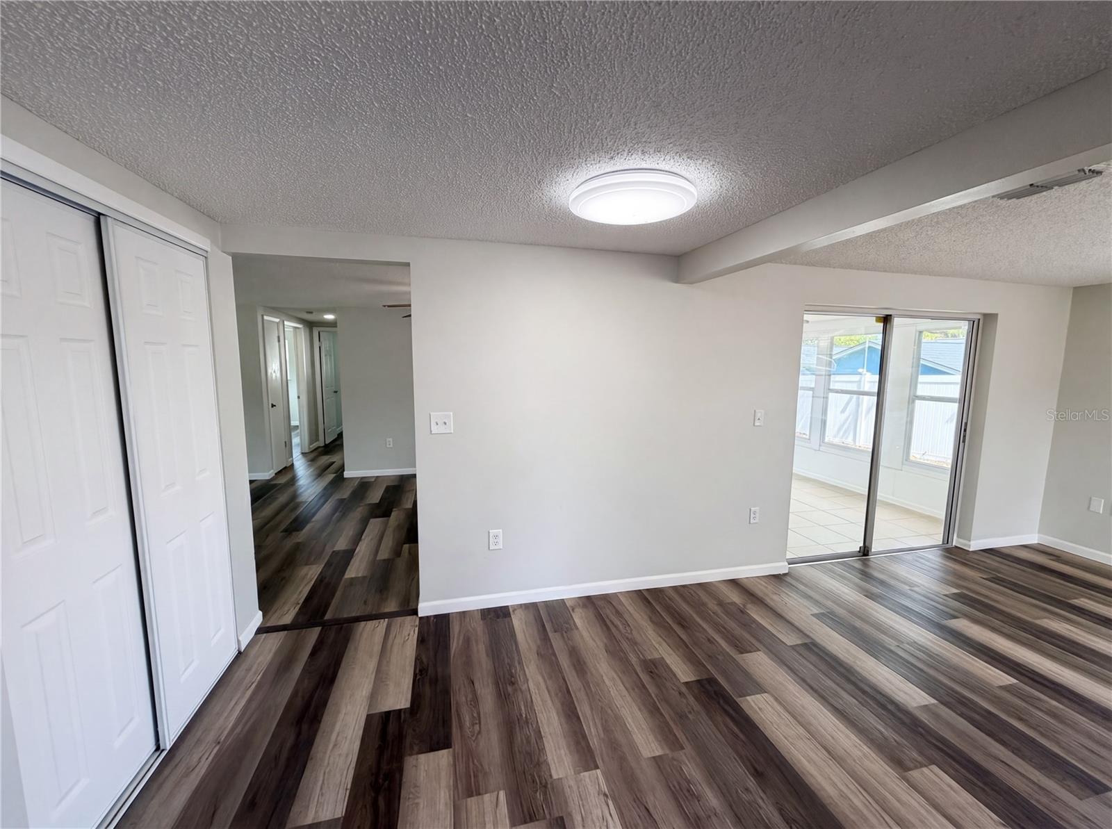 Listing photo id 15 for 7901 Bell Drive