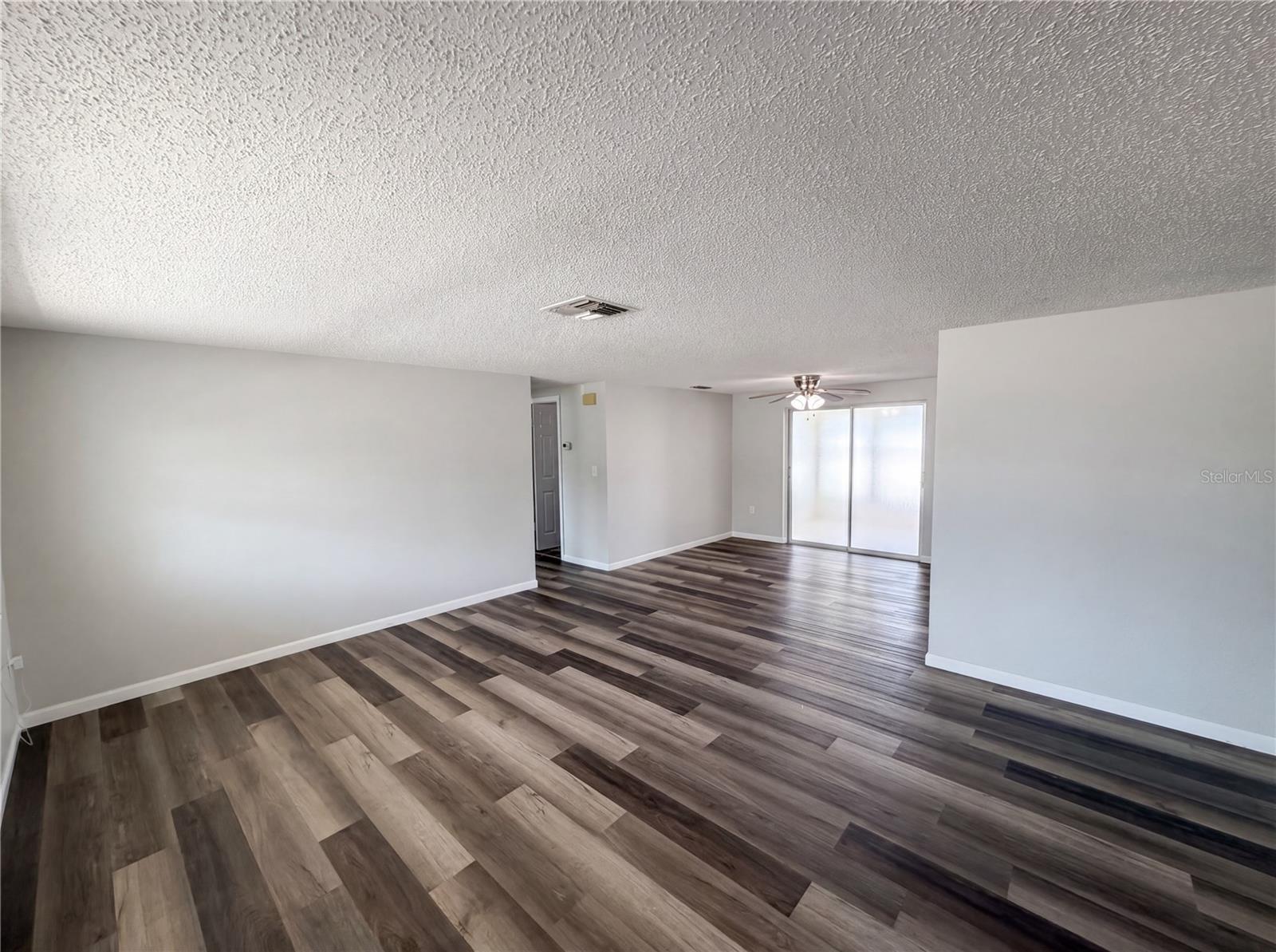 Listing photo id 18 for 7901 Bell Drive