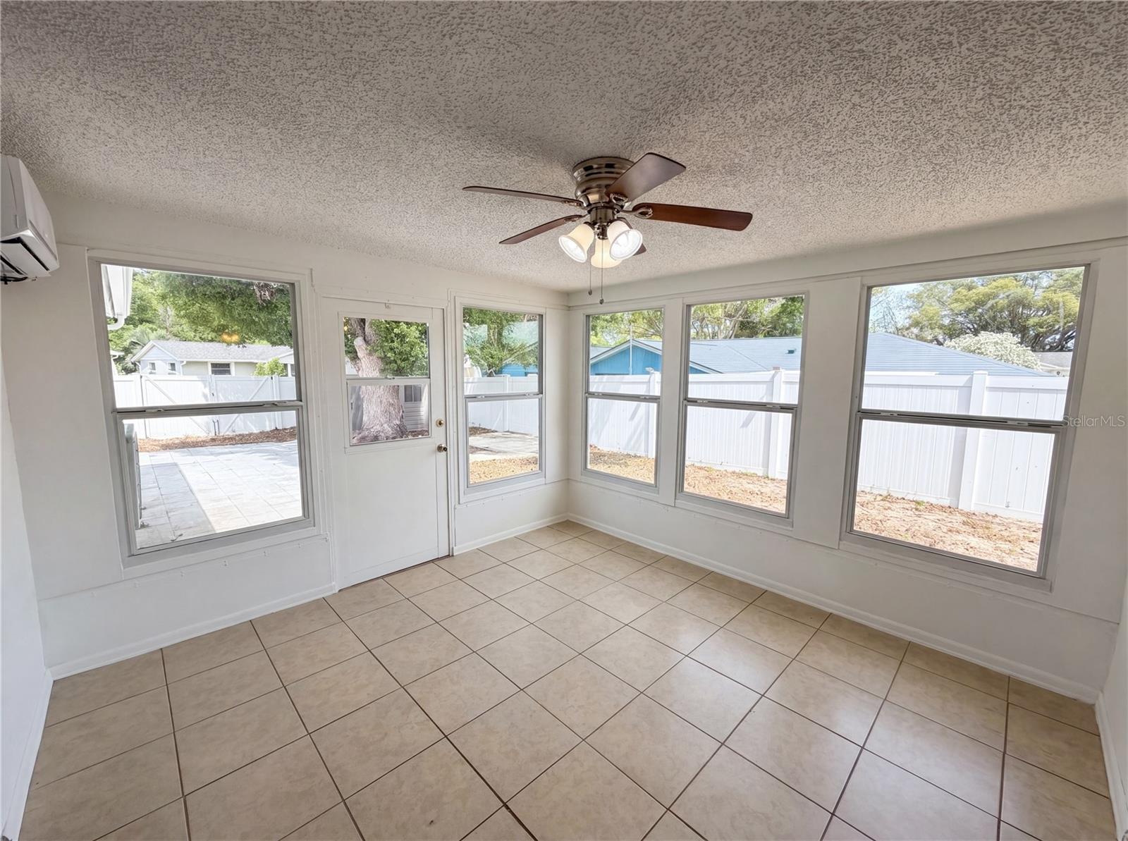 Listing photo id 20 for 7901 Bell Drive