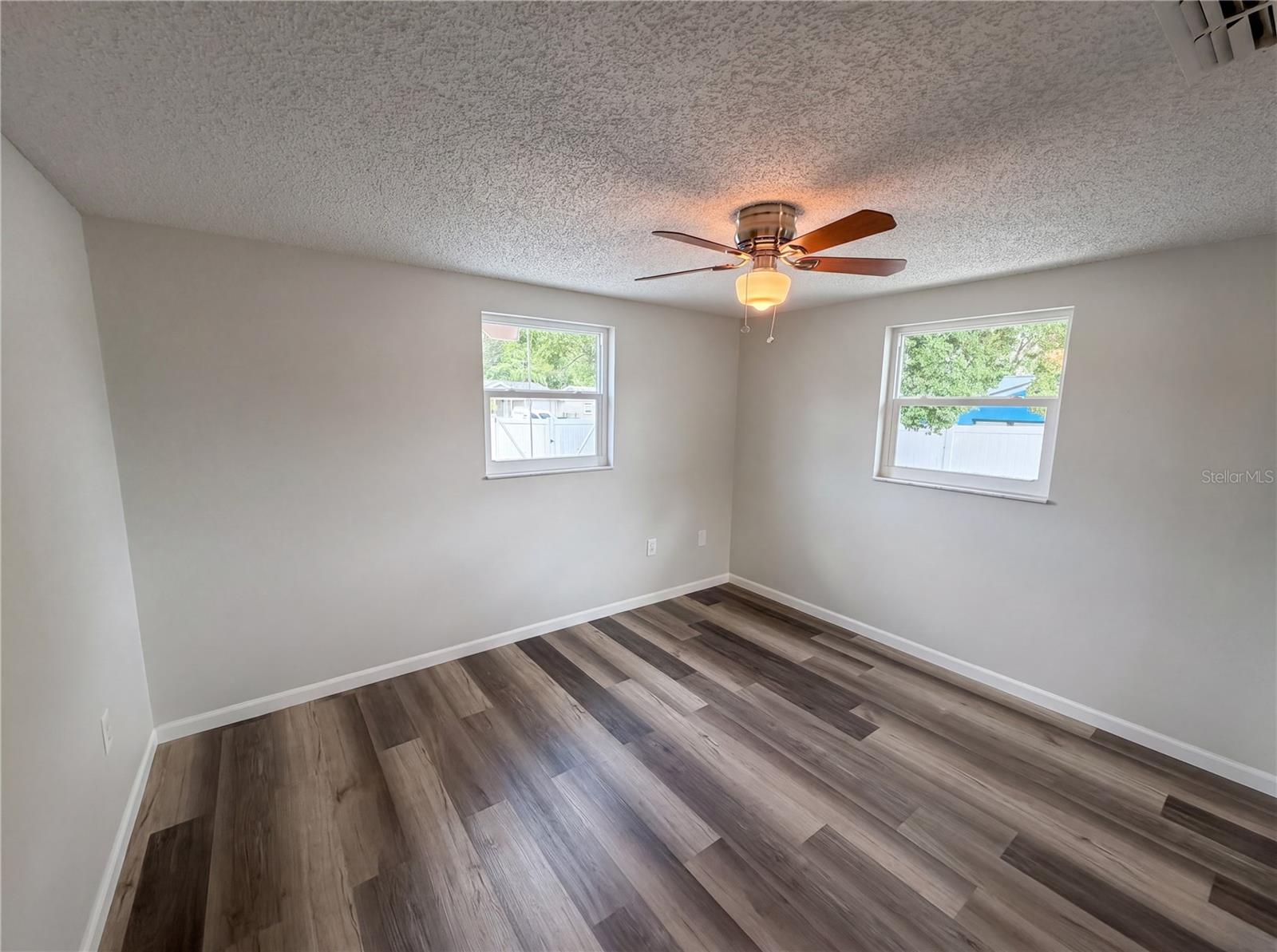Listing photo id 22 for 7901 Bell Drive