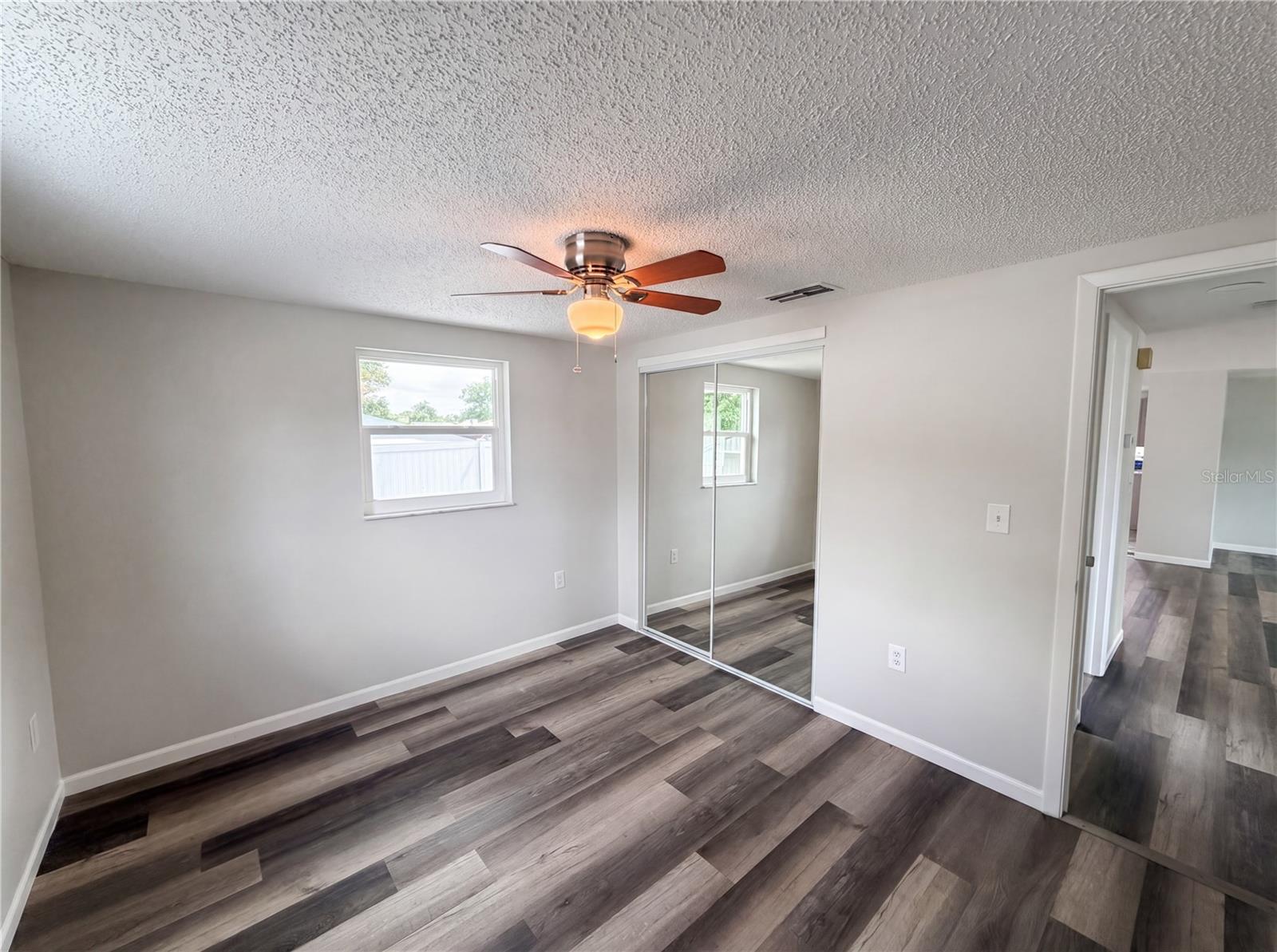 Listing photo id 23 for 7901 Bell Drive
