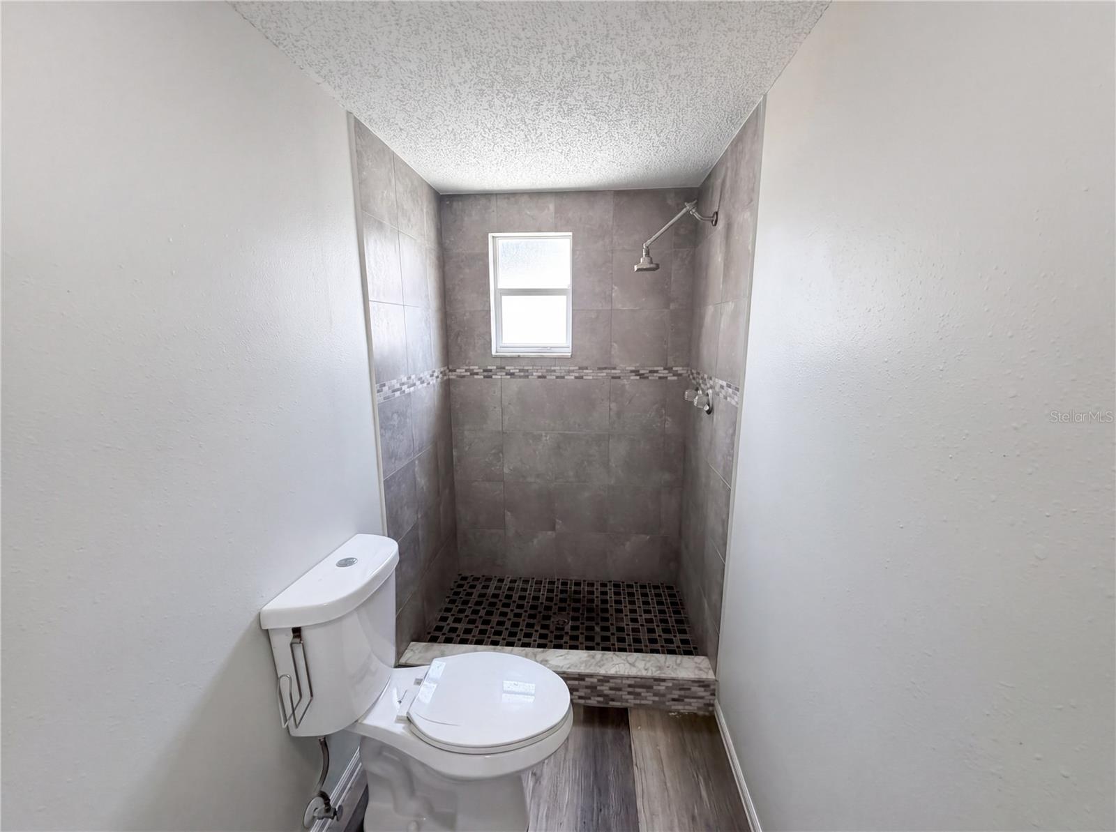 Listing photo id 25 for 7901 Bell Drive