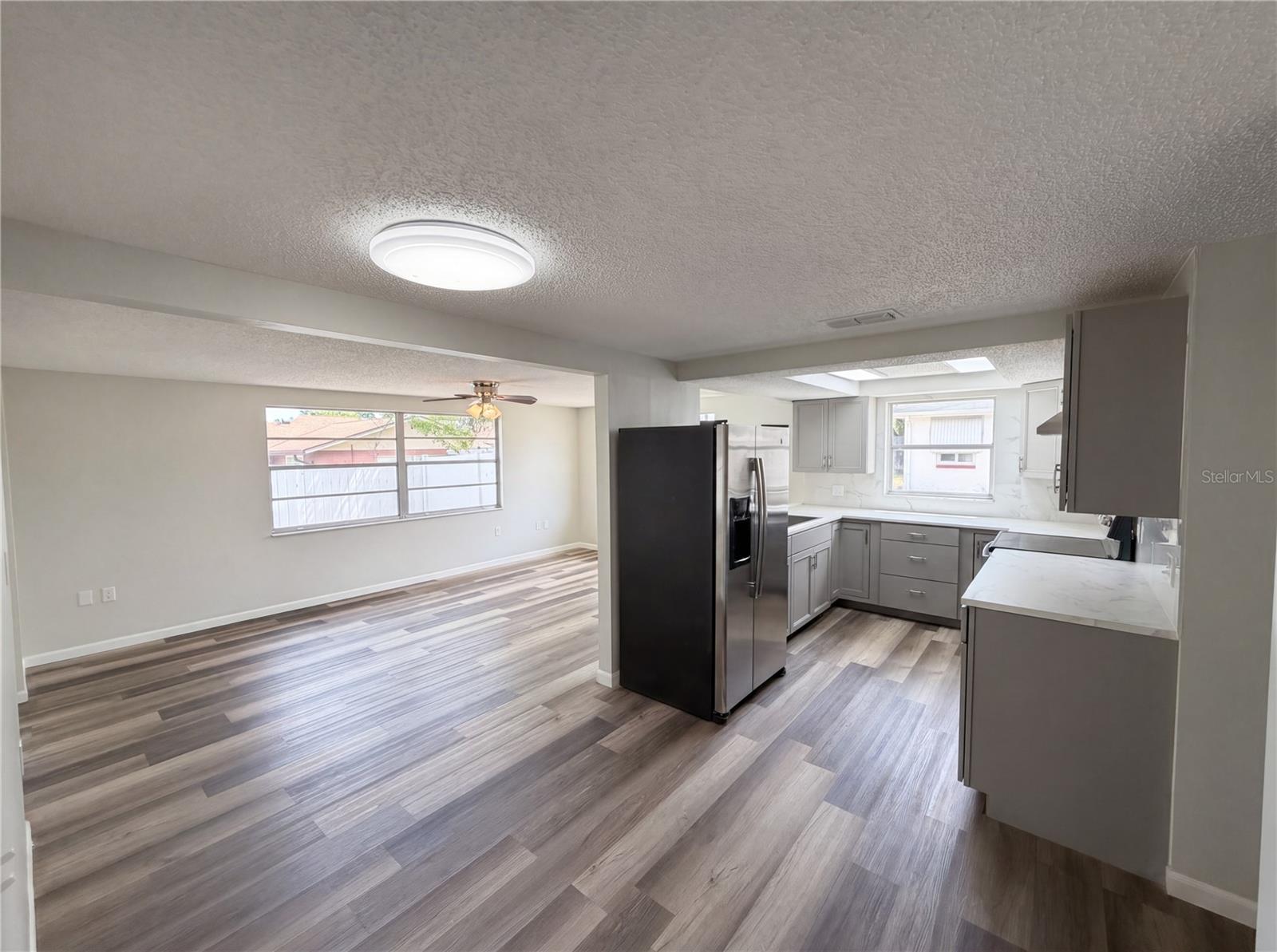 Listing photo id 4 for 7901 Bell Drive