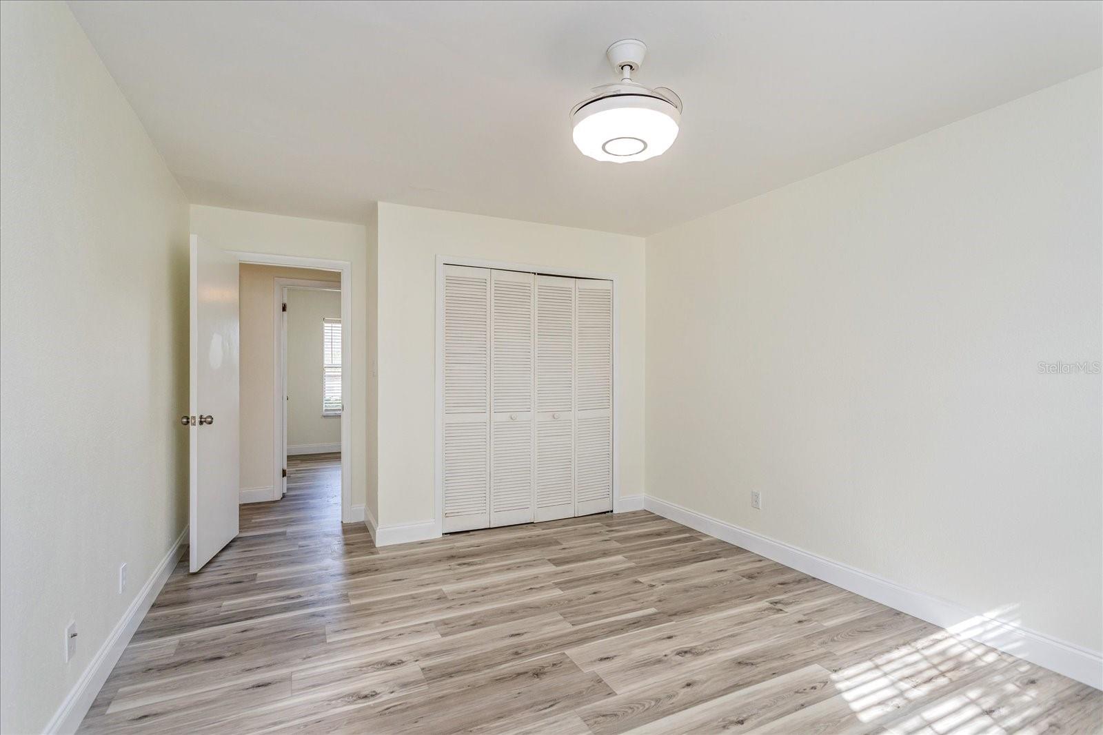Image 11 of 19 For 414 Tranquille Oaks Drive