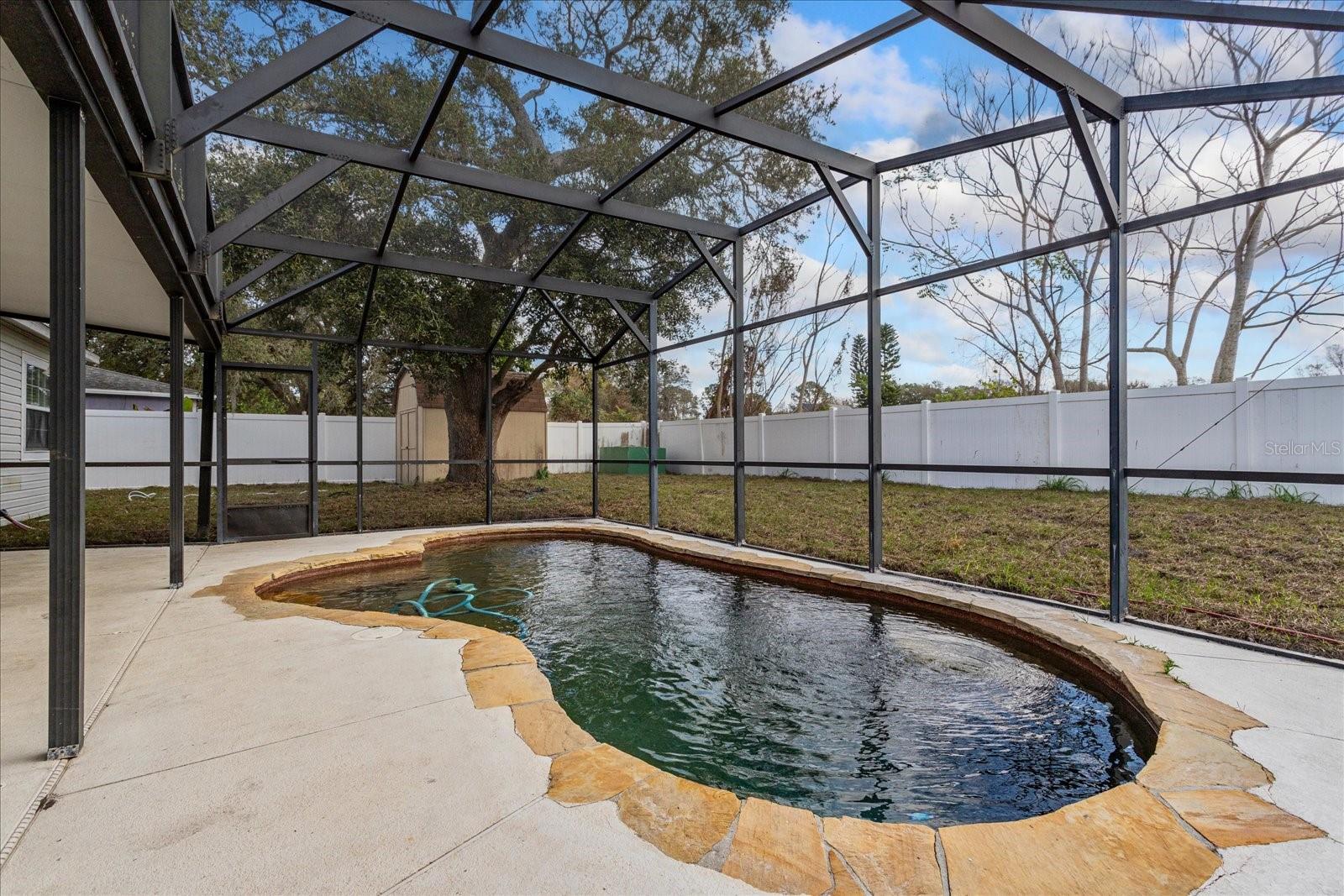 Image 17 of 19 For 414 Tranquille Oaks Drive