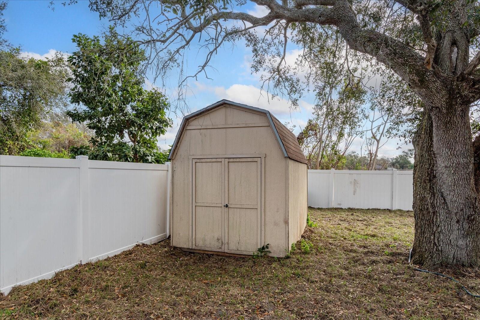 Image 18 of 19 For 414 Tranquille Oaks Drive