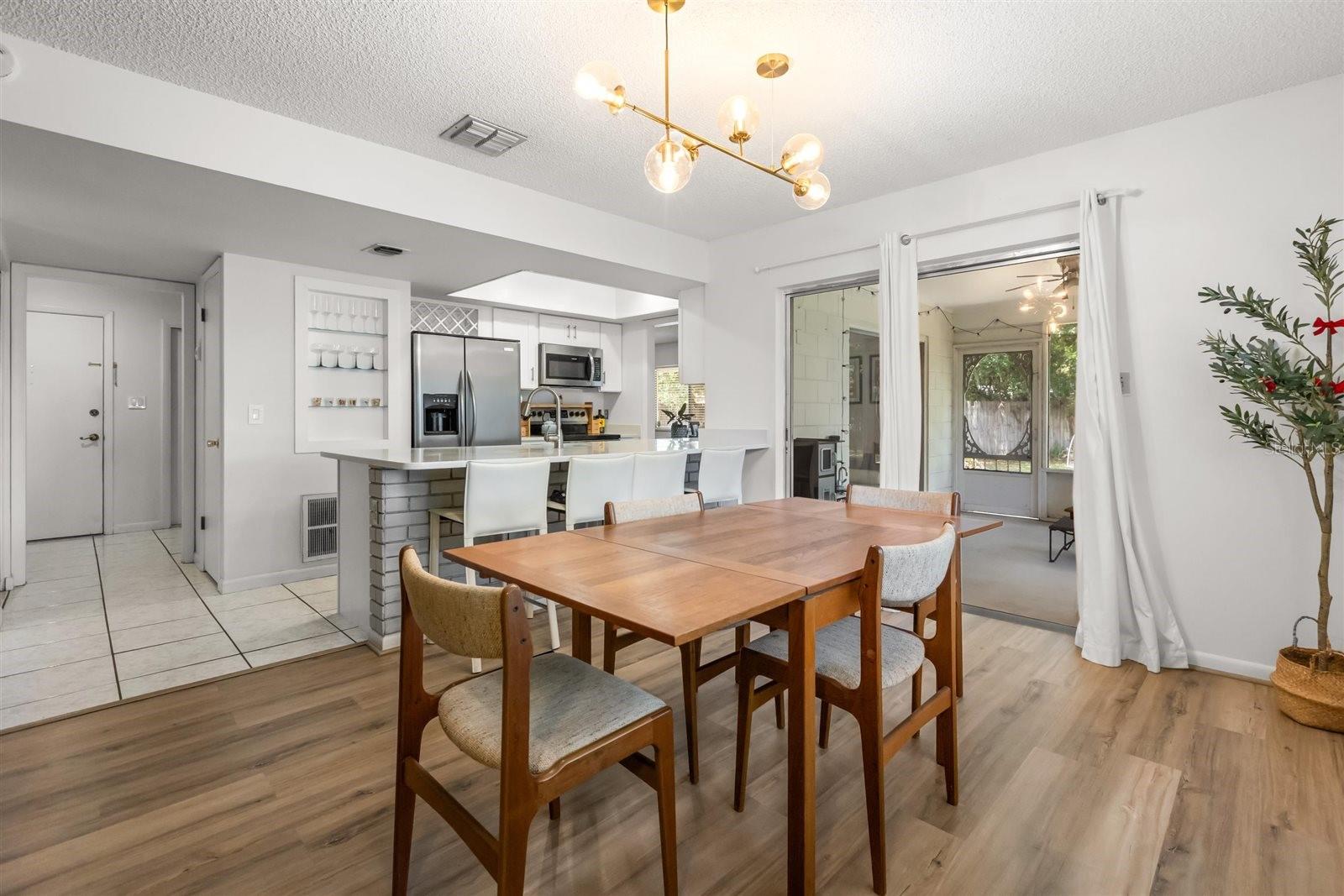 Image 13 of 35 For 7532 Azurebrook Court