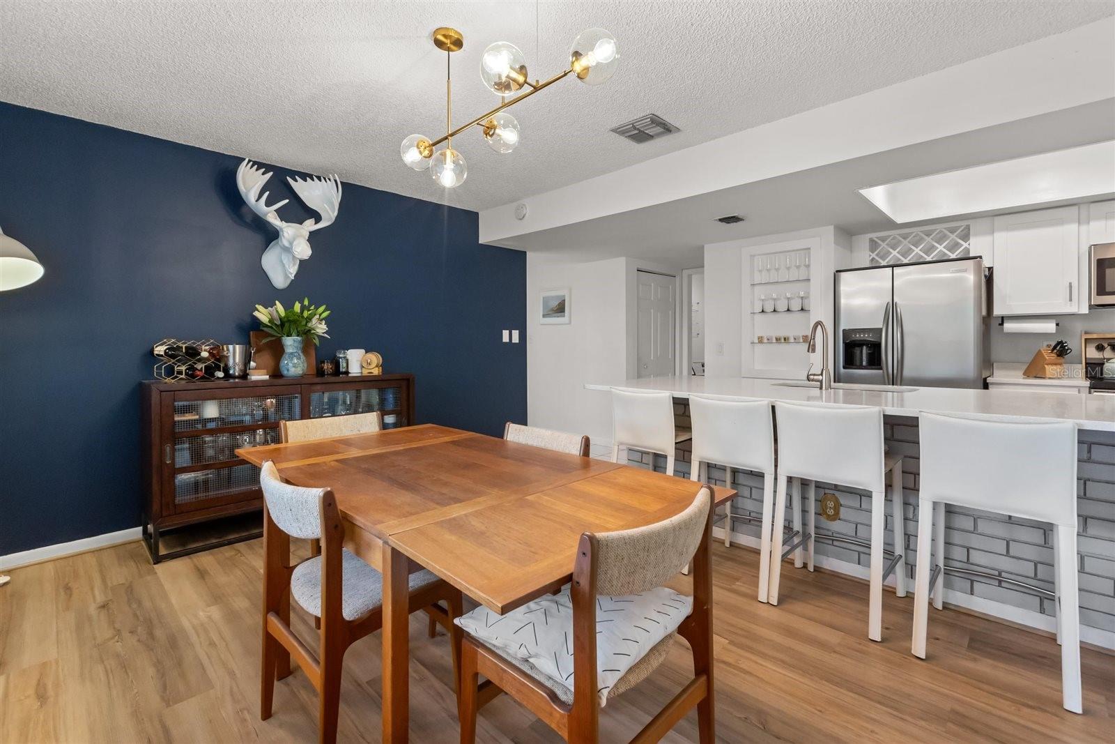 Image 14 of 35 For 7532 Azurebrook Court