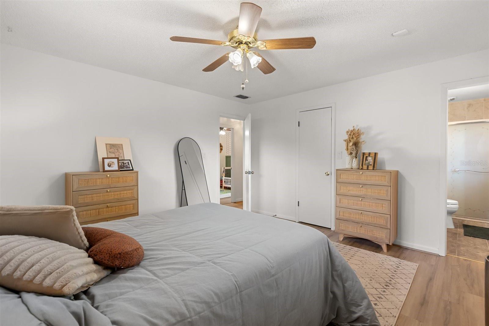 Image 16 of 35 For 7532 Azurebrook Court