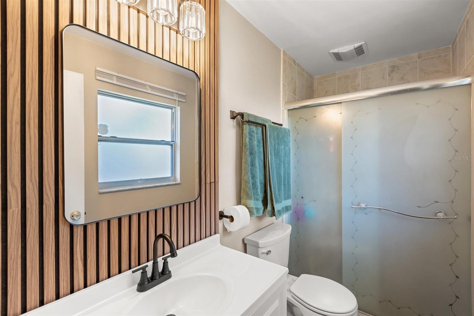 Image 17 of 35 For 7532 Azurebrook Court
