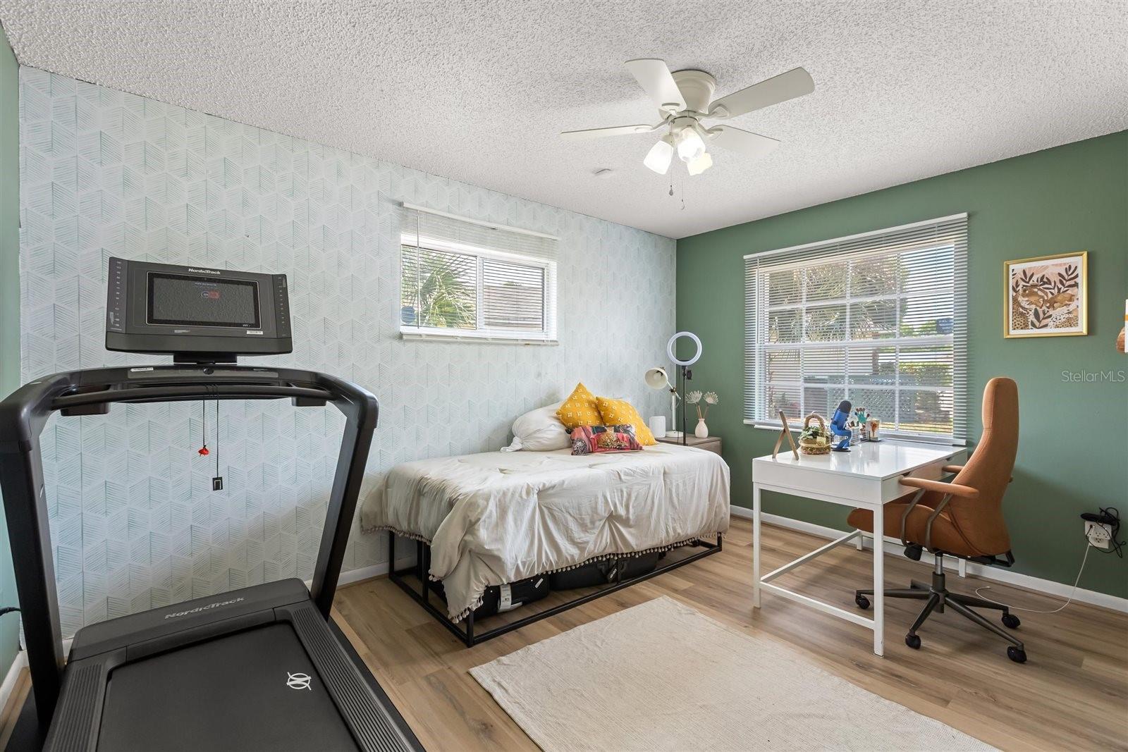 Image 18 of 35 For 7532 Azurebrook Court