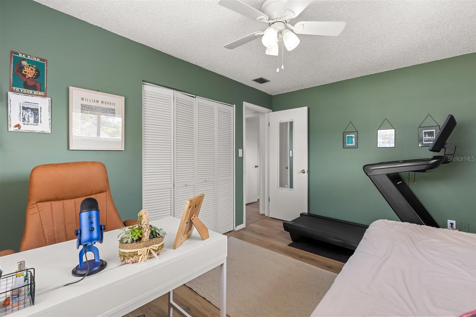 Image 19 of 35 For 7532 Azurebrook Court